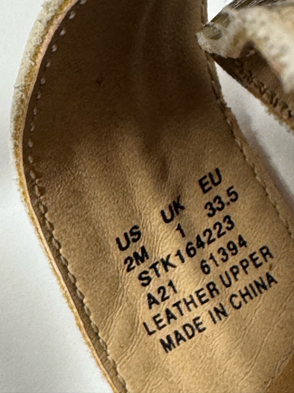 Sperry Girls Gold Leather Strappy Sandals Size 2M - Picture 2 of 4